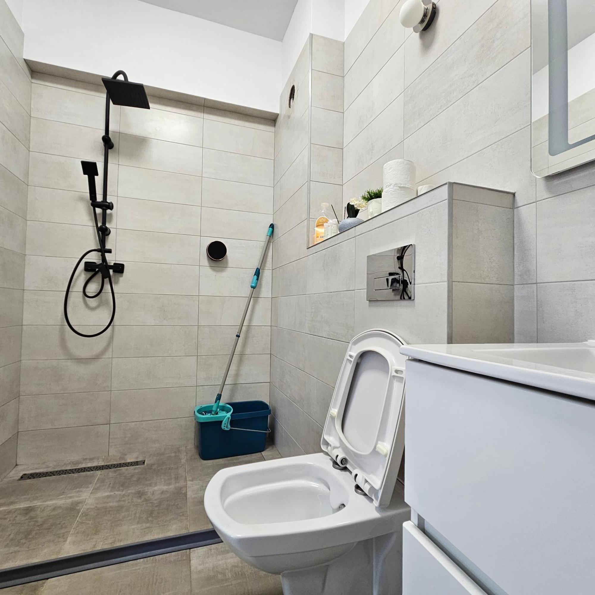 Apartament Dem Radulescu Langa Strand Râmnicu Vâlcea Exterior foto