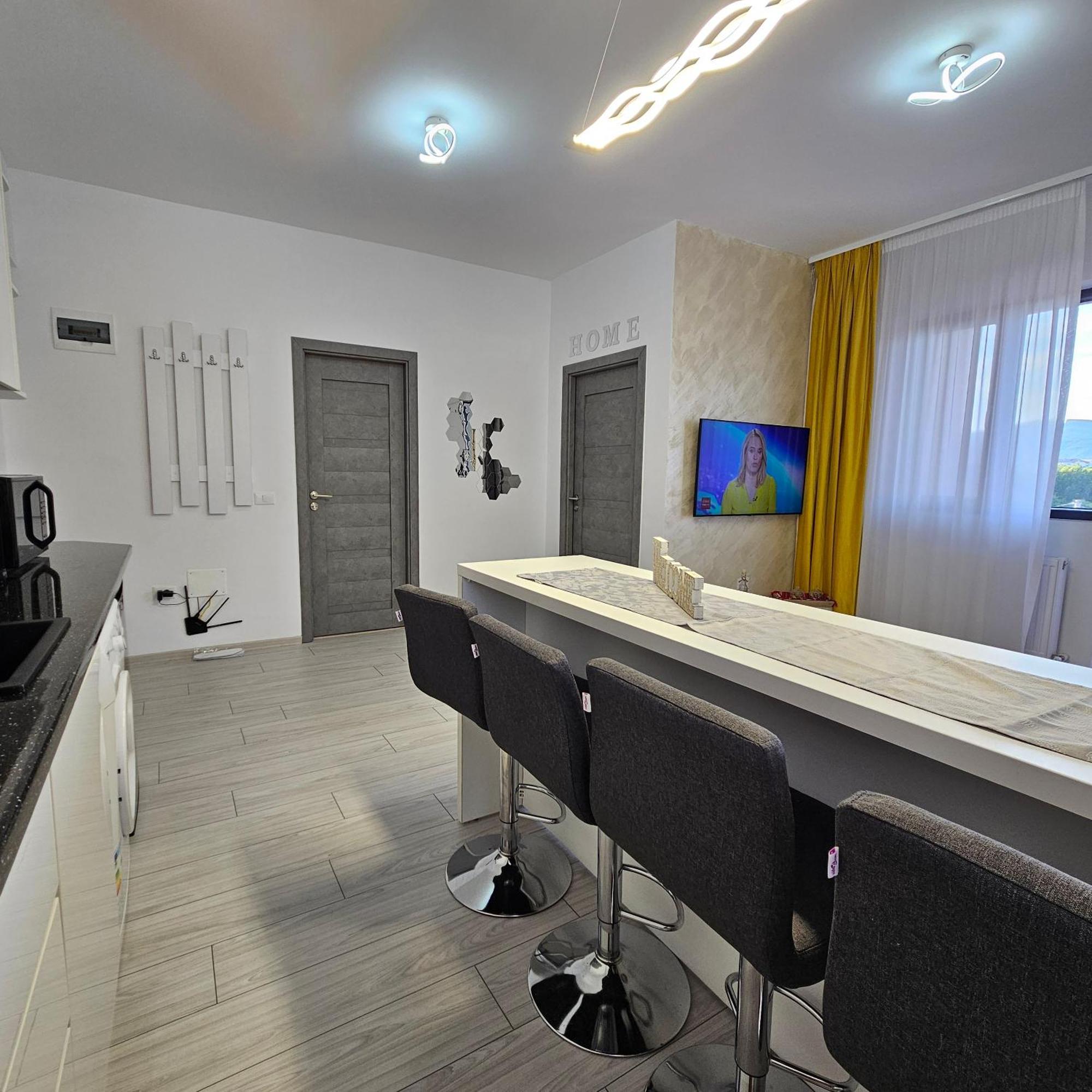 Apartament Dem Radulescu Langa Strand Râmnicu Vâlcea Exterior foto